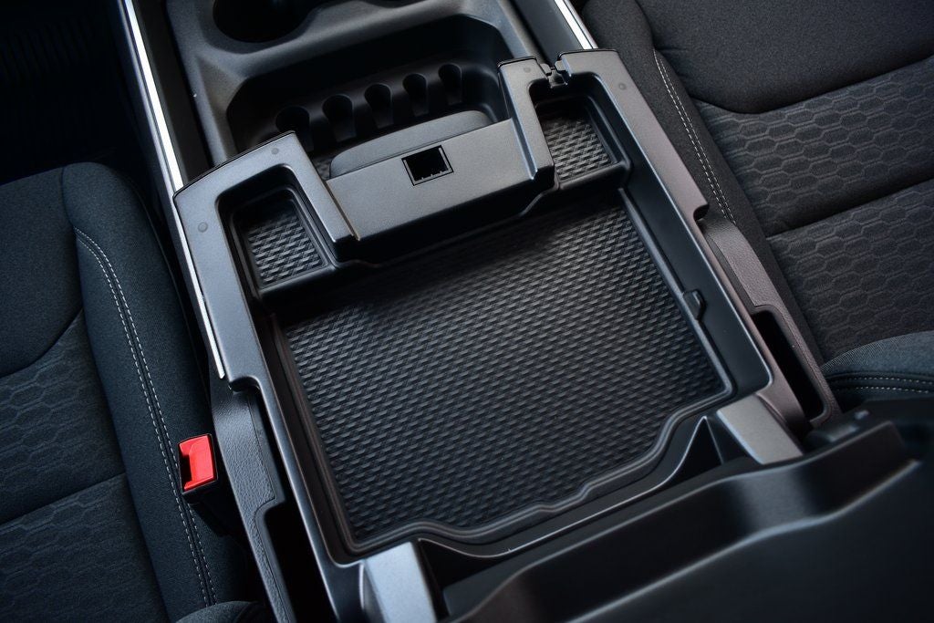 2026 RAM 1500 Big Horn/Lone Star Crew Cab 4x4 Night Edition w/5.7L Hemi