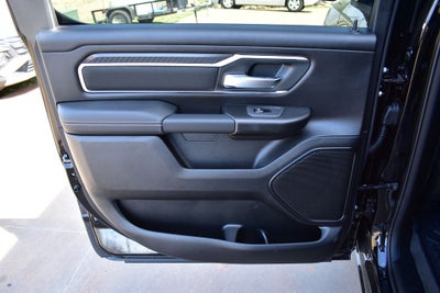 2026 RAM 1500 Big Horn/Lone Star Crew Cab 4x4 Night Edition w/5.7L Hemi