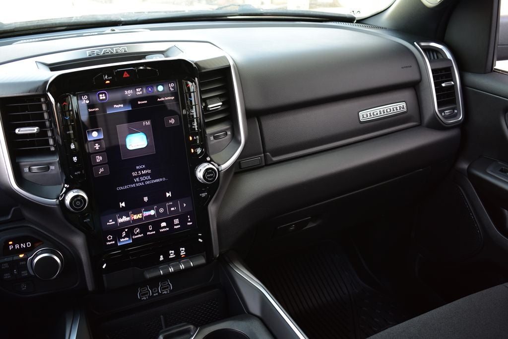 2026 RAM 1500 Big Horn/Lone Star Crew Cab 4x4 Night Edition w/5.7L Hemi