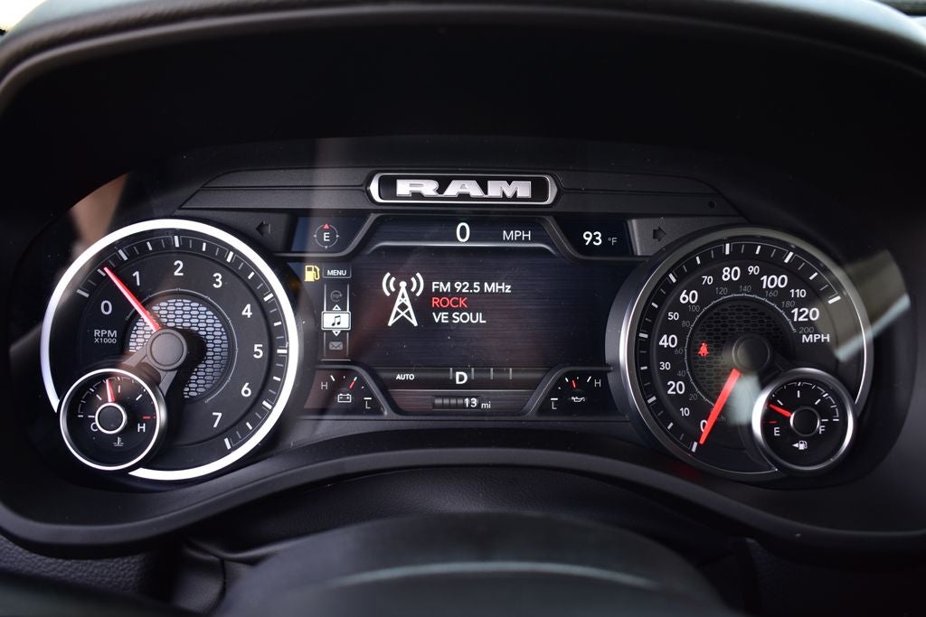 2026 RAM 1500 Big Horn/Lone Star Crew Cab 4x4 Night Edition w/5.7L Hemi