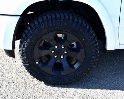 2026 RAM 1500 Big Horn/Lone Star Crew Cab 4x4 Night Edition w/5.7L Hemi