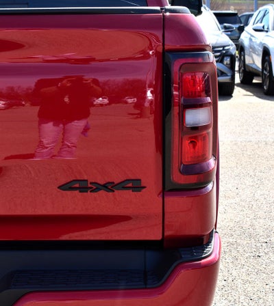 2026 RAM 1500 Big Horn/Lone Star Crew Cab 4x4 Night Edition w/5.7L Hemi