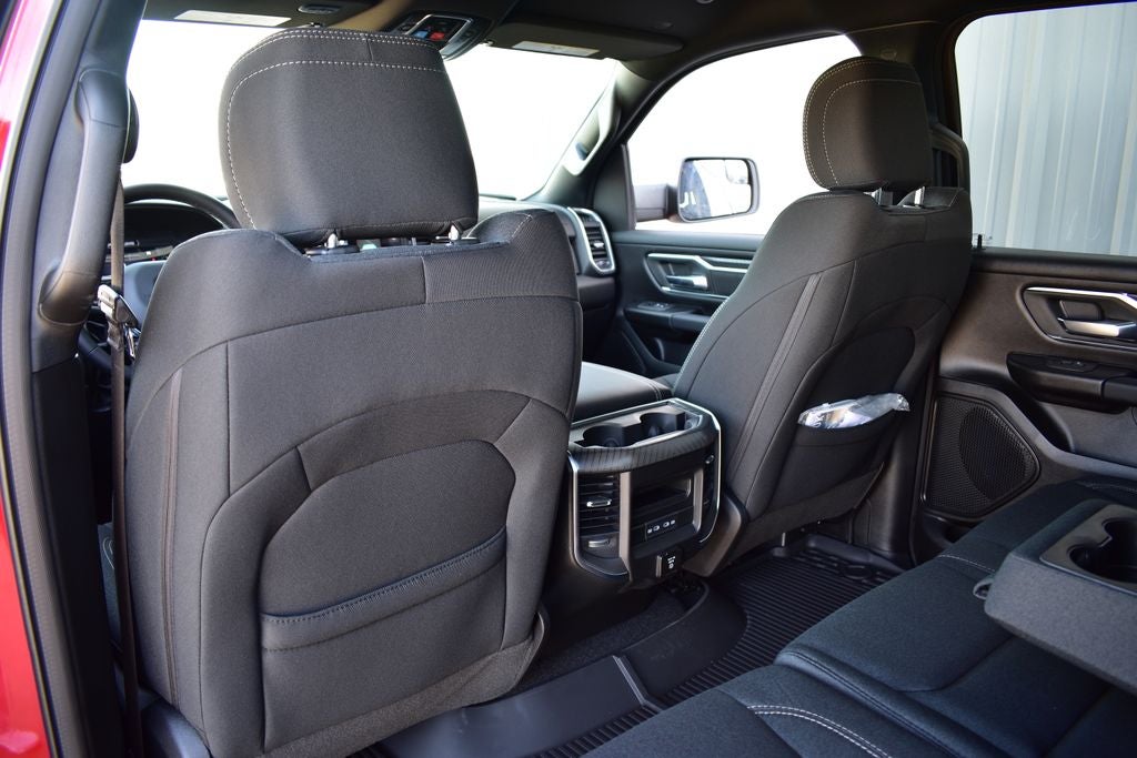 2026 RAM 1500 Big Horn/Lone Star Crew Cab 4x4 Night Edition w/5.7L Hemi