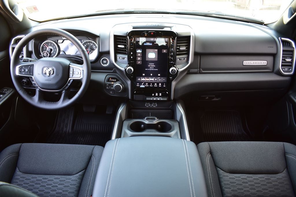 2026 RAM 1500 Big Horn/Lone Star Crew Cab 4x4 Night Edition w/5.7L Hemi