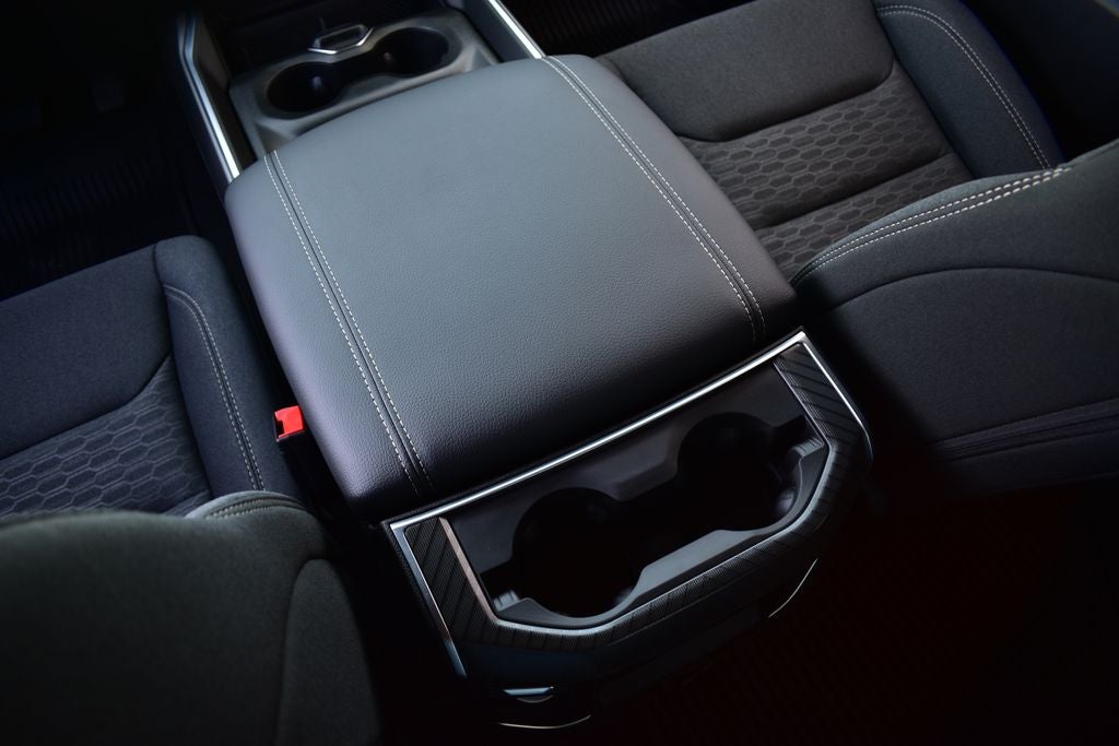 2026 RAM 1500 Big Horn/Lone Star Crew Cab 4x4 Night Edition w/5.7L Hemi