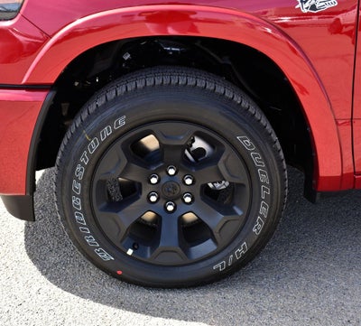 2026 RAM 1500 Big Horn/Lone Star Crew Cab 4x4 Night Edition w/5.7L Hemi