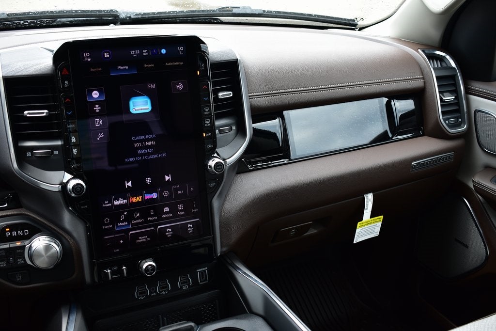 2025 RAM 1500 Laramie Crew Cab 4x4 5'7" Box