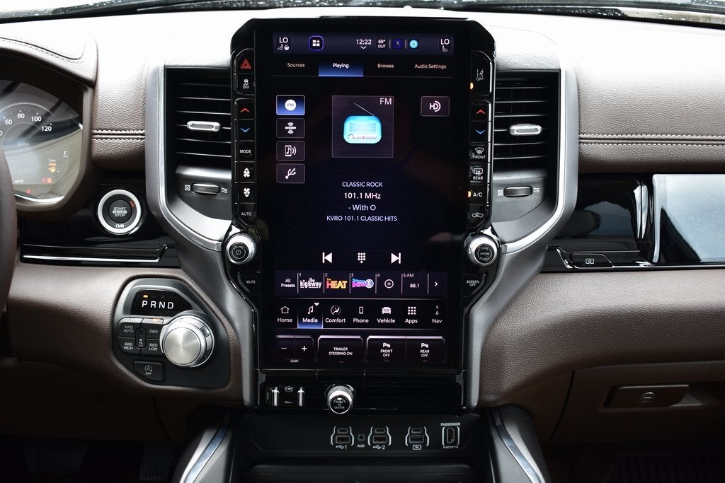 2025 RAM 1500 Laramie Crew Cab 4x4 5'7" Box