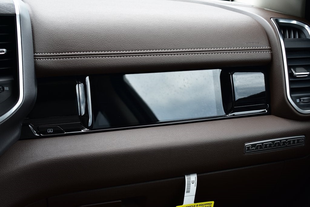 2025 RAM 1500 Laramie Crew Cab 4x4 5'7" Box