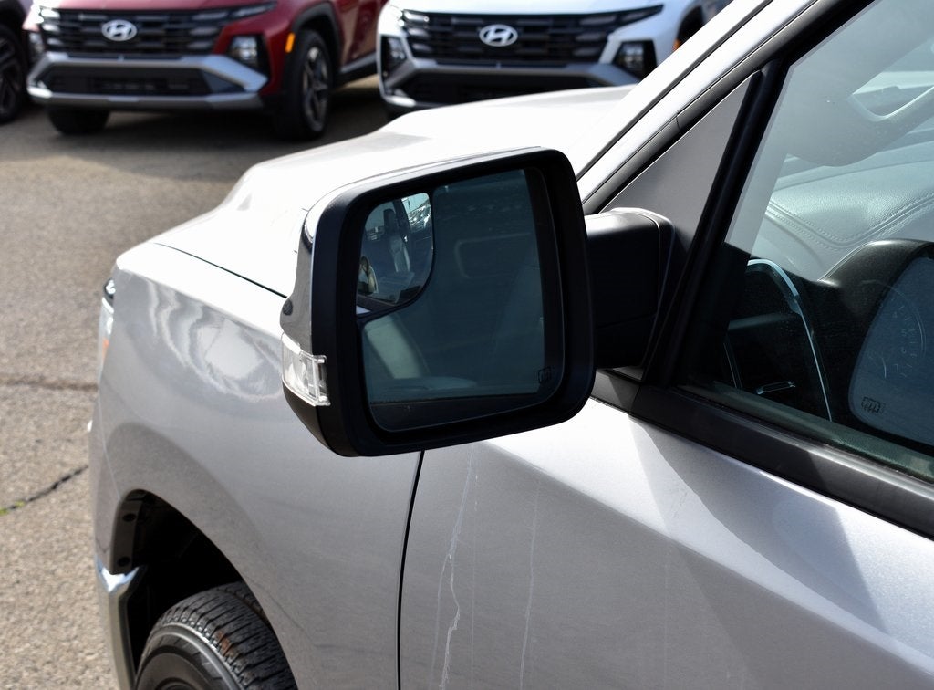 2023 RAM 1500 Laramie Crew Cab 4x4 w/5.7L Hemi