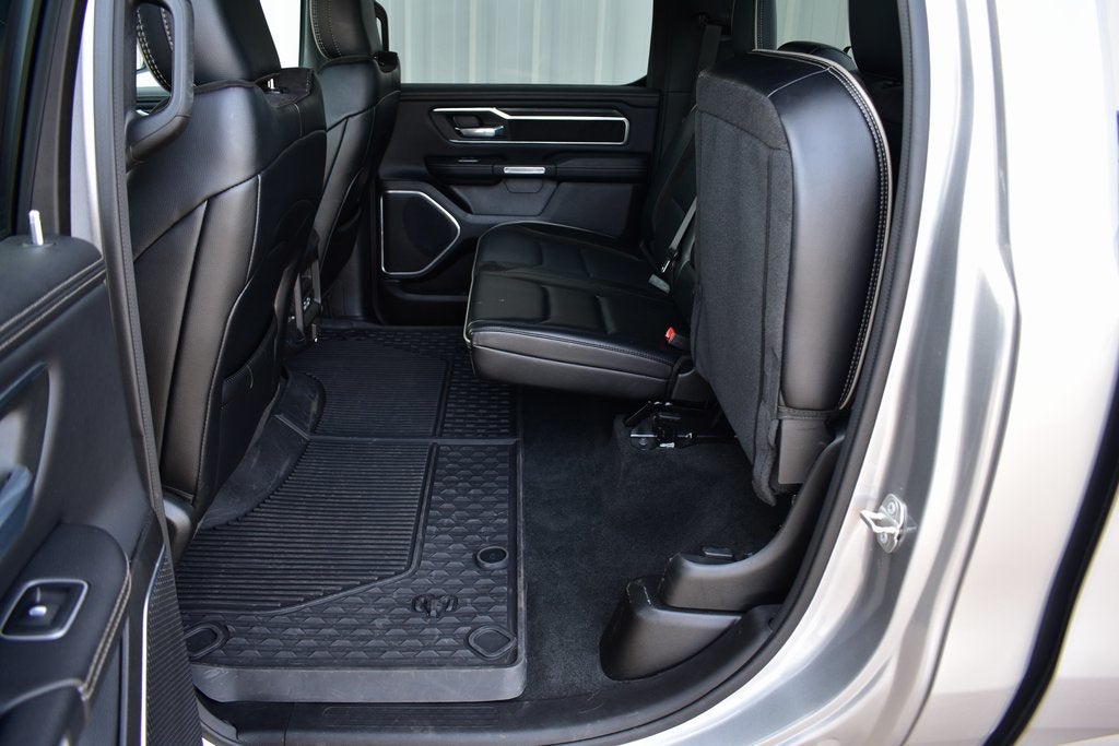 2023 RAM 1500 Laramie Crew Cab 4x4 w/5.7L Hemi