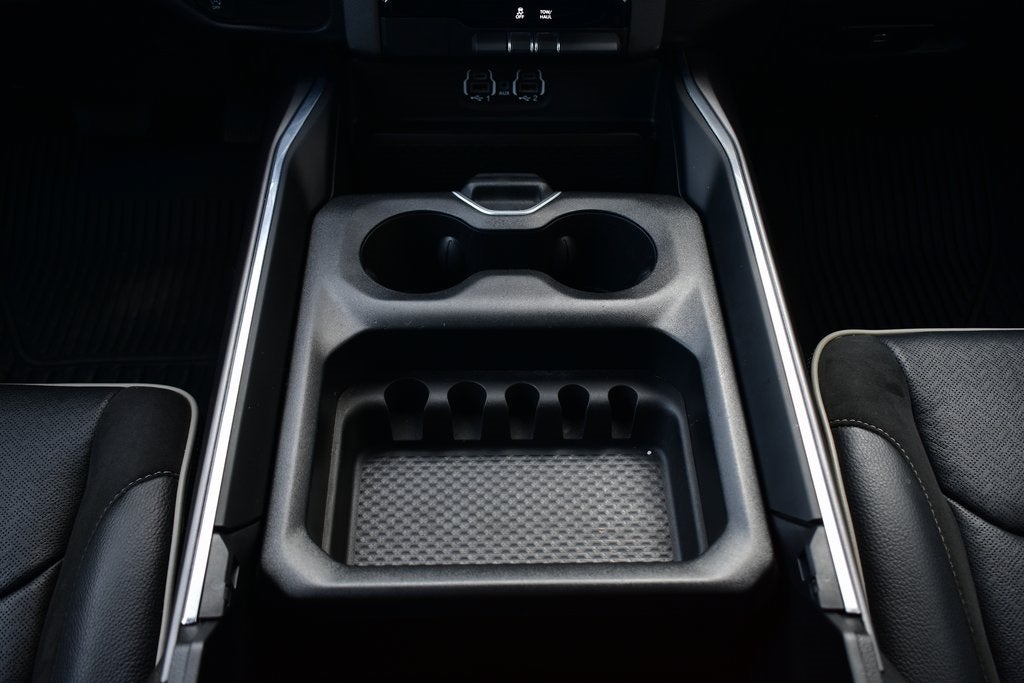 2023 RAM 1500 Laramie Crew Cab 4x4 w/5.7L Hemi