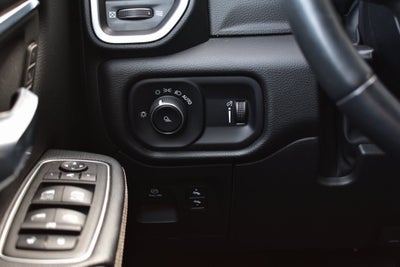 2023 RAM 1500 Laramie Crew Cab 4x4 w/5.7L Hemi