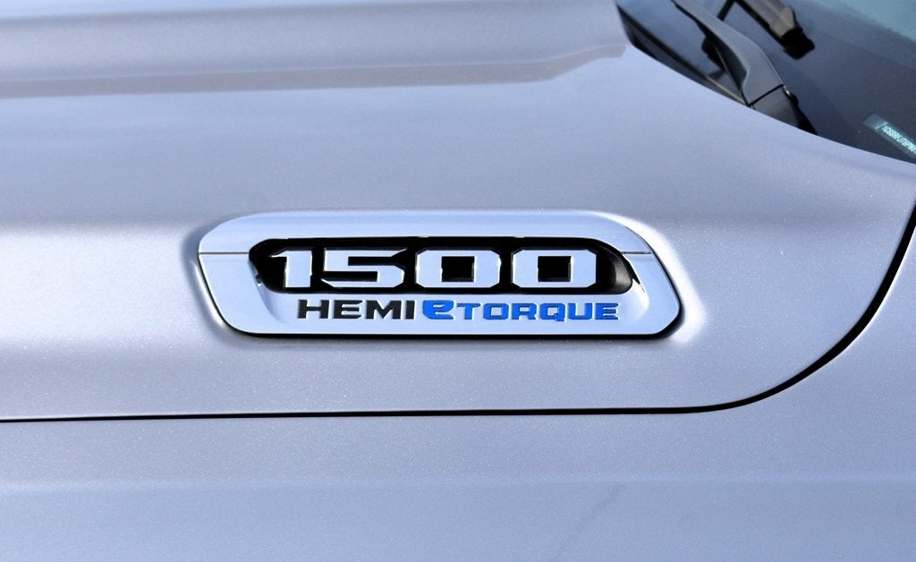 2023 RAM 1500 Laramie Crew Cab 4x4 w/5.7L Hemi