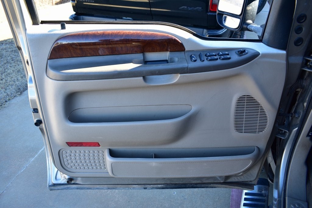 2004 Ford F-350SD Lariat SRW 4X4