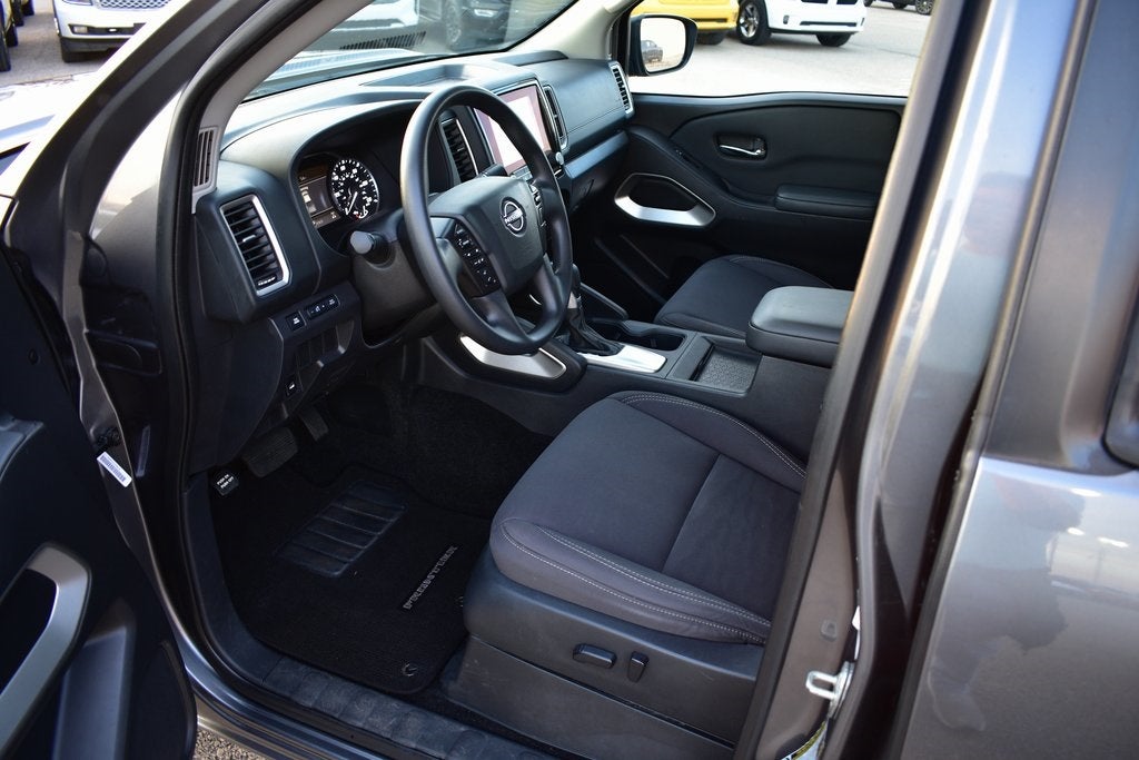 2022 Nissan Frontier SV Crew Cab 4x4