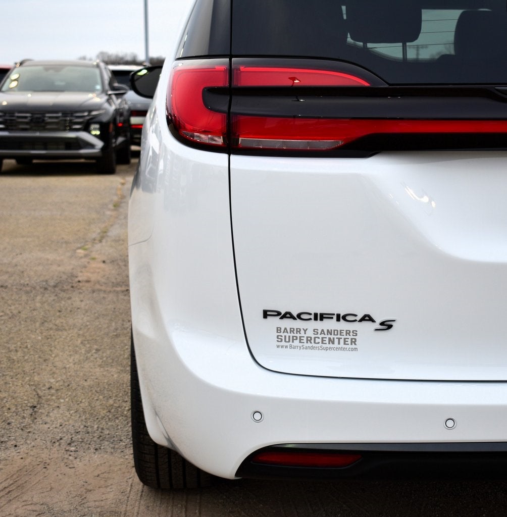 2026 Chrysler Pacifica Select S