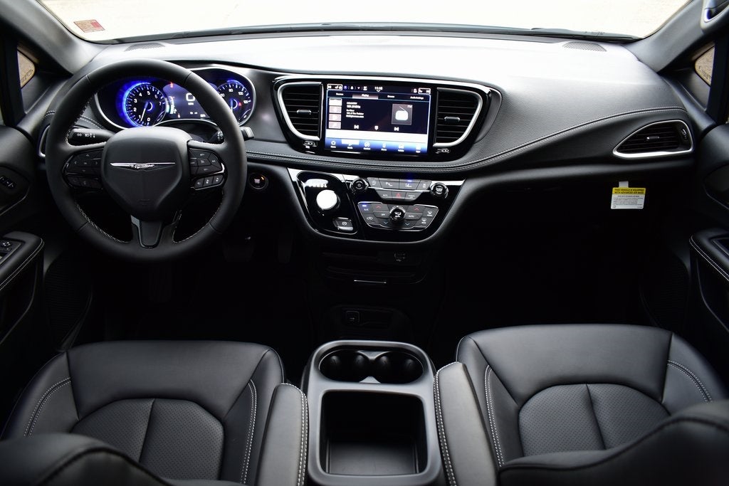 2026 Chrysler Pacifica Select S