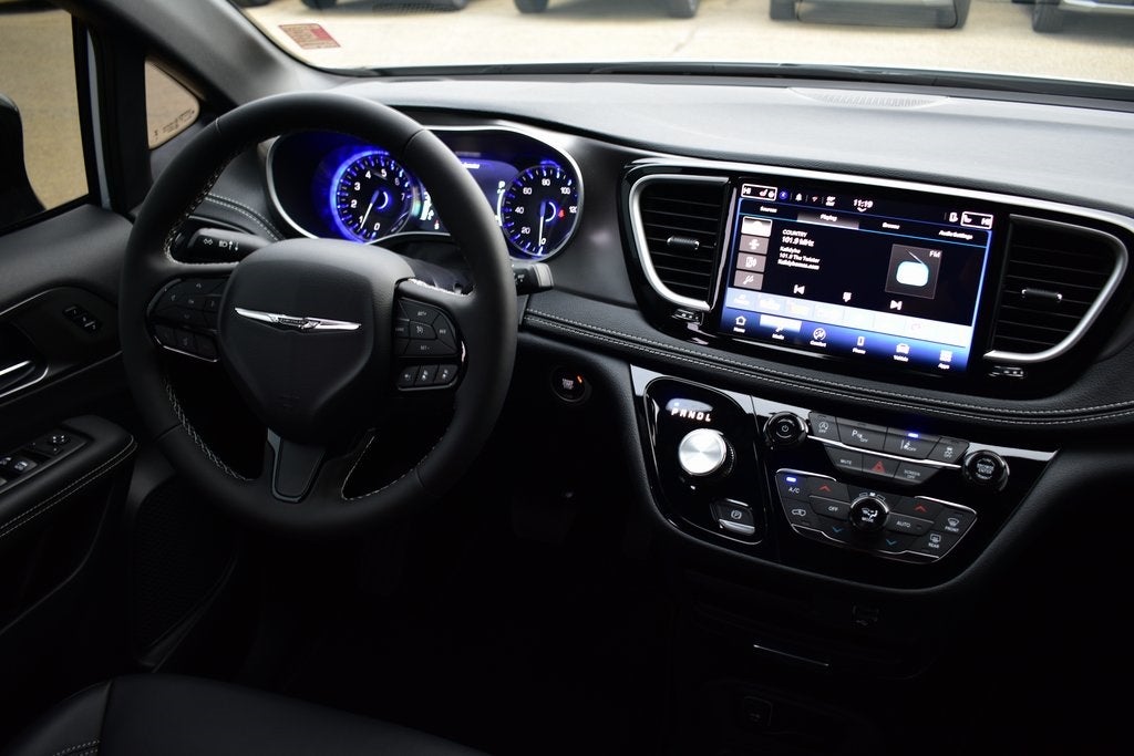 2026 Chrysler Pacifica Select S