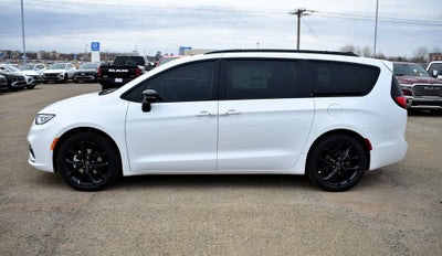 2026 Chrysler Pacifica Select S