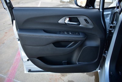 2026 Chrysler Pacifica Select S