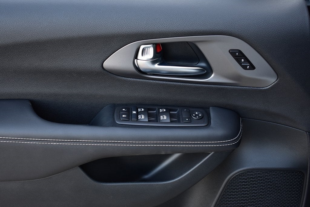 2026 Chrysler Pacifica Select S