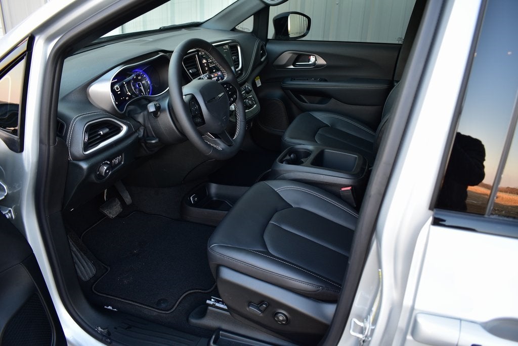 2026 Chrysler Pacifica Select S