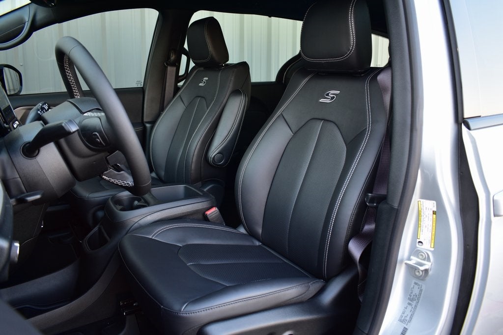 2026 Chrysler Pacifica Select S