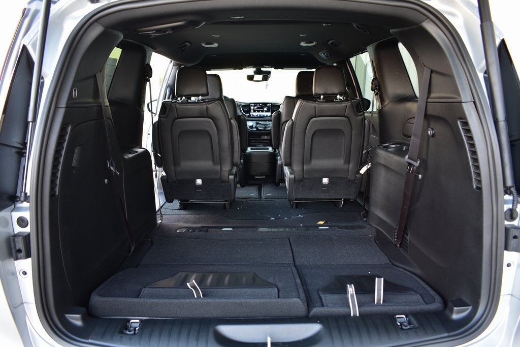 2026 Chrysler Pacifica Select S