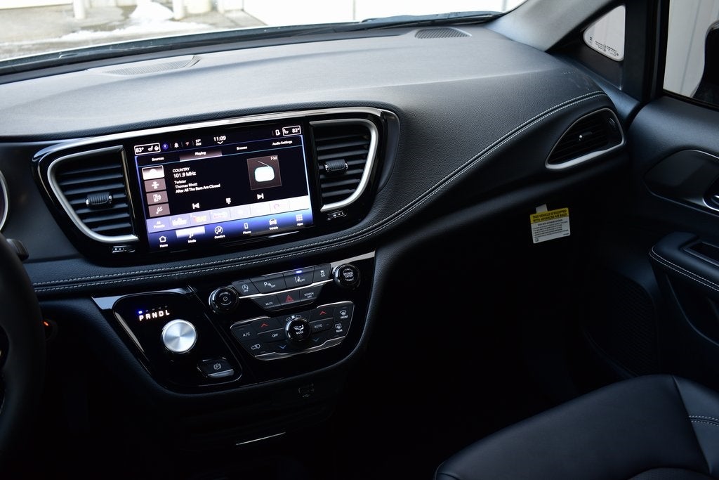 2026 Chrysler Pacifica Select S