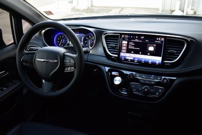 2026 Chrysler Pacifica Select S