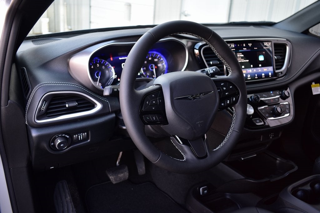 2026 Chrysler Pacifica Select S