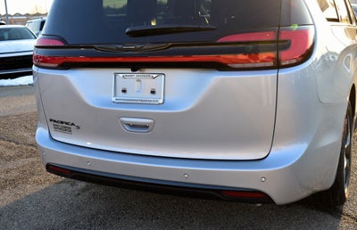 2026 Chrysler Pacifica Select S