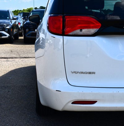 2023 Chrysler Voyager LX