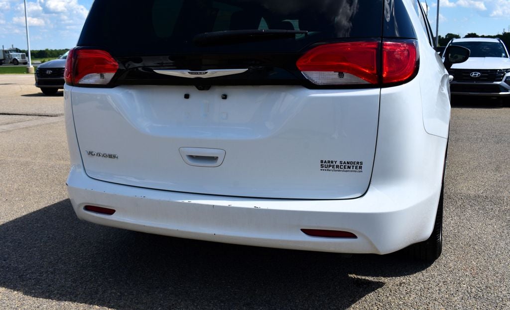 2023 Chrysler Voyager LX