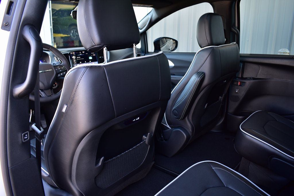 2026 Chrysler Pacifica Limited S