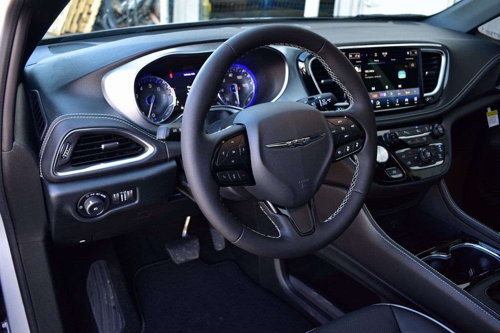 2026 Chrysler Pacifica Limited S