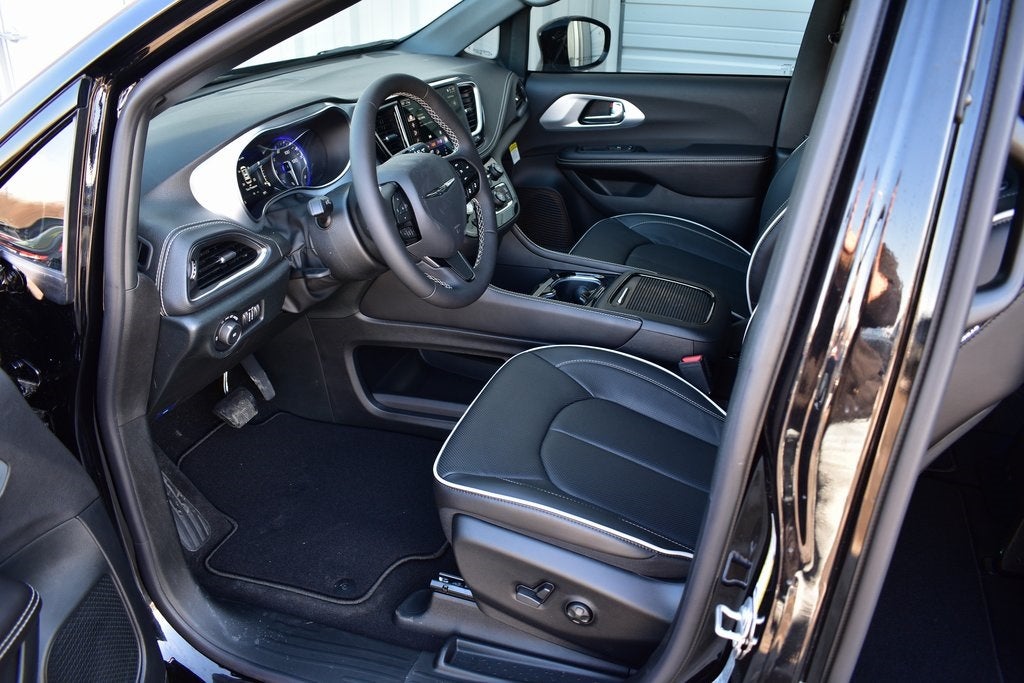 2026 Chrysler Pacifica Limited S