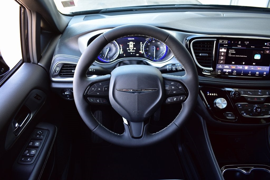 2026 Chrysler Pacifica Limited S