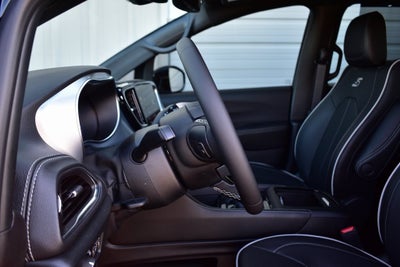 2026 Chrysler Pacifica Limited S