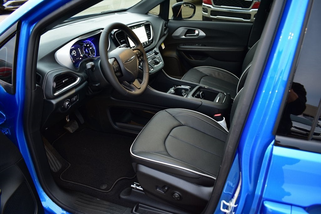 2026 Chrysler Pacifica Limited S