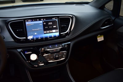 2026 Chrysler Pacifica Limited S