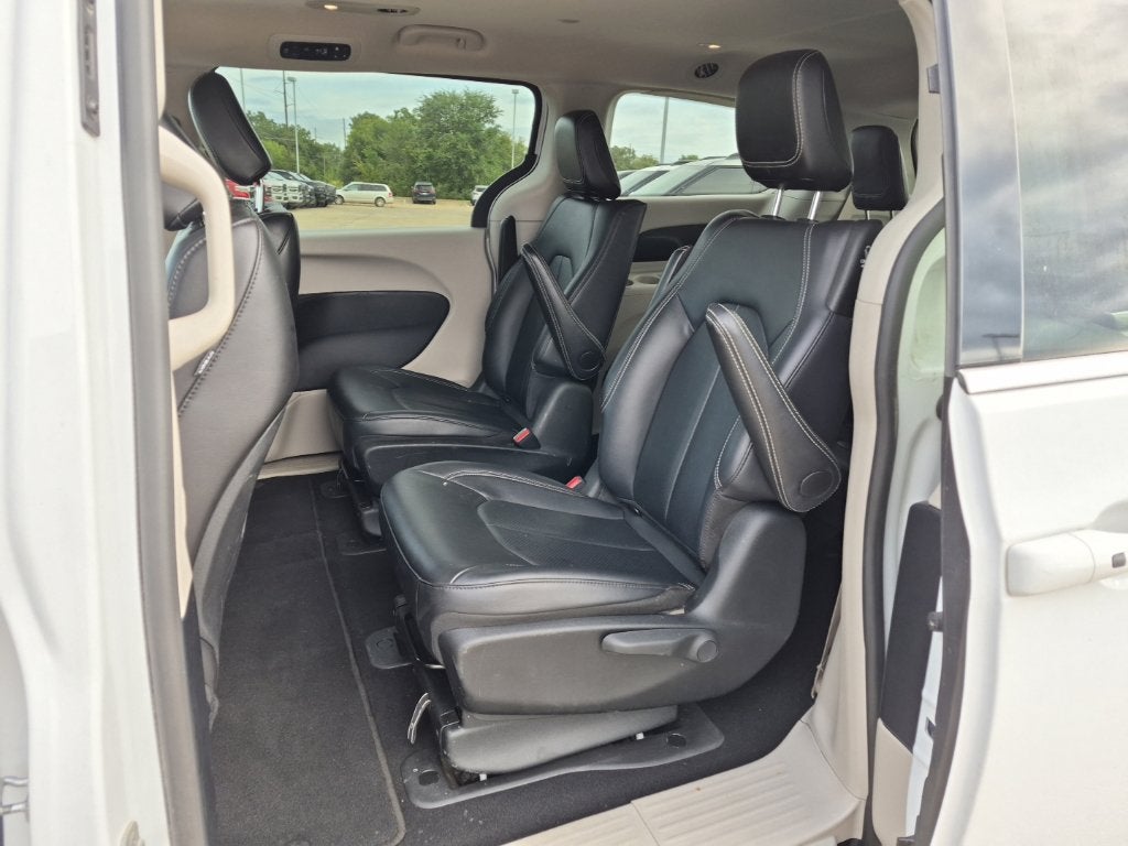 2024 Chrysler Pacifica Hybrid Select