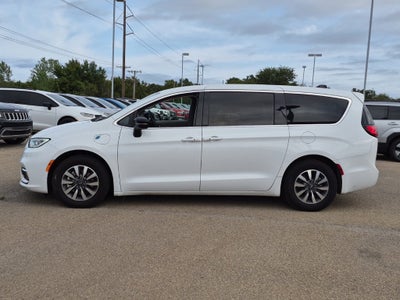 2024 Chrysler Pacifica Hybrid Select
