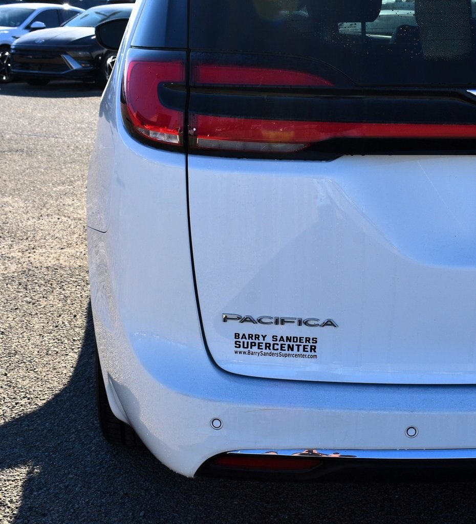 2024 Chrysler Pacifica Hybrid Select