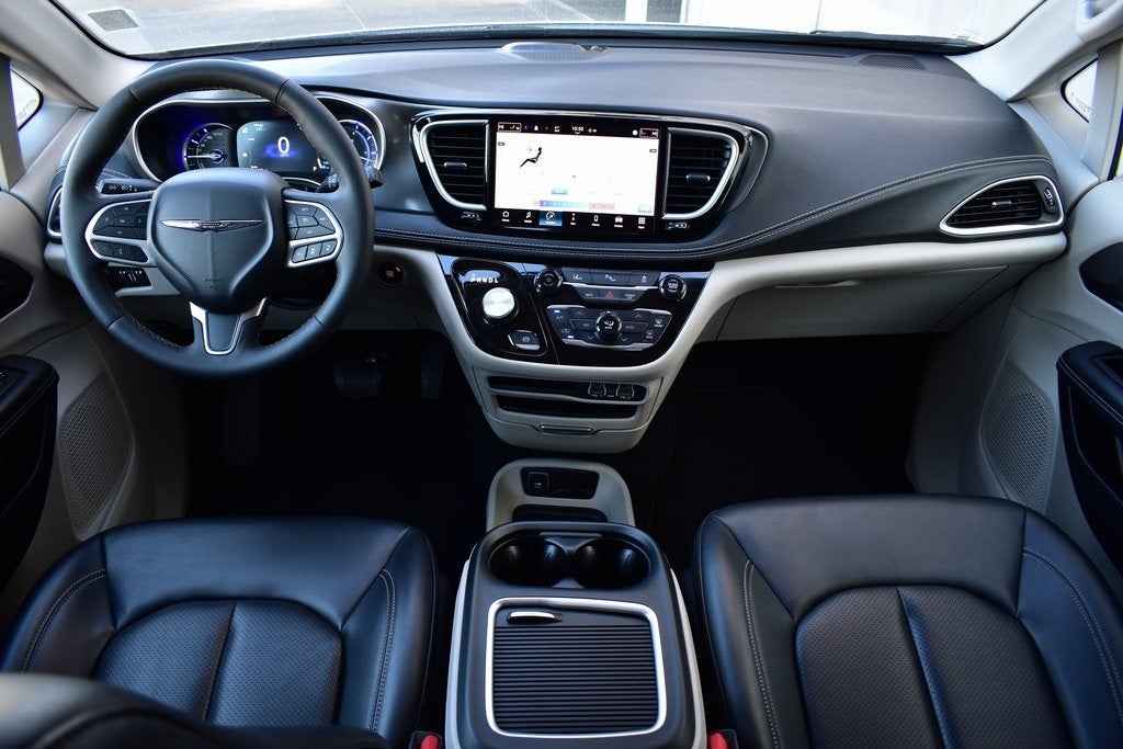 2024 Chrysler Pacifica Hybrid Select