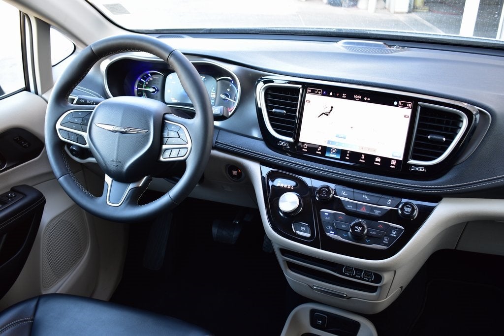 2024 Chrysler Pacifica Hybrid Select