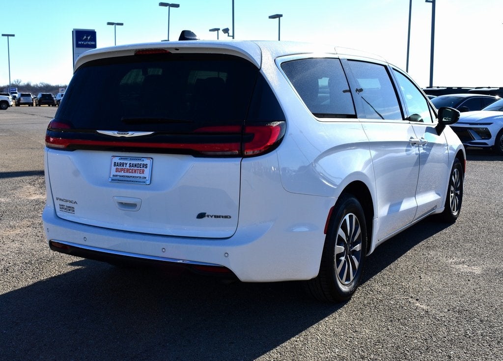 2024 Chrysler Pacifica Hybrid Select