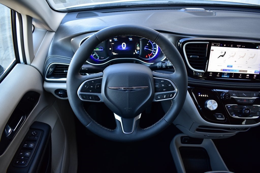 2024 Chrysler Pacifica Hybrid Select