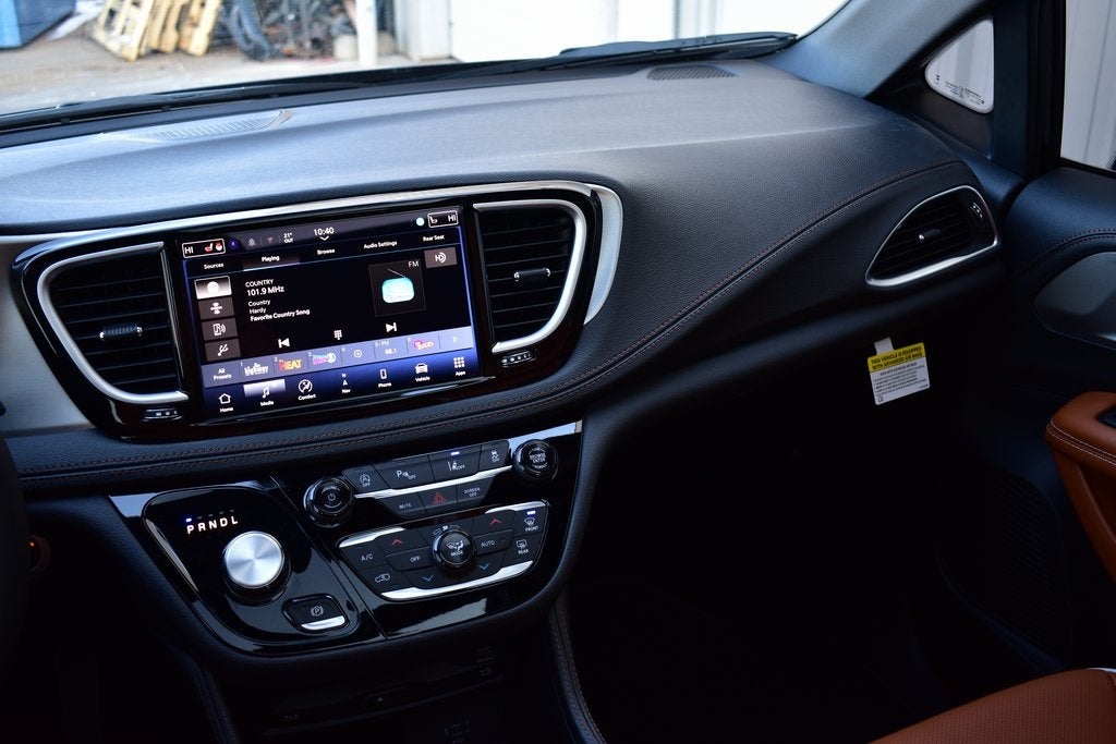 2026 Chrysler Pacifica Pinnacle AWD